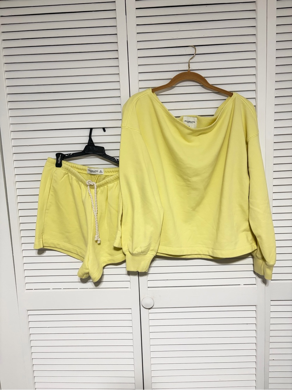 Abercrombie & Fitch Lemon Yellow Lounge Set - Sweatshirt & Drawstring Shorts